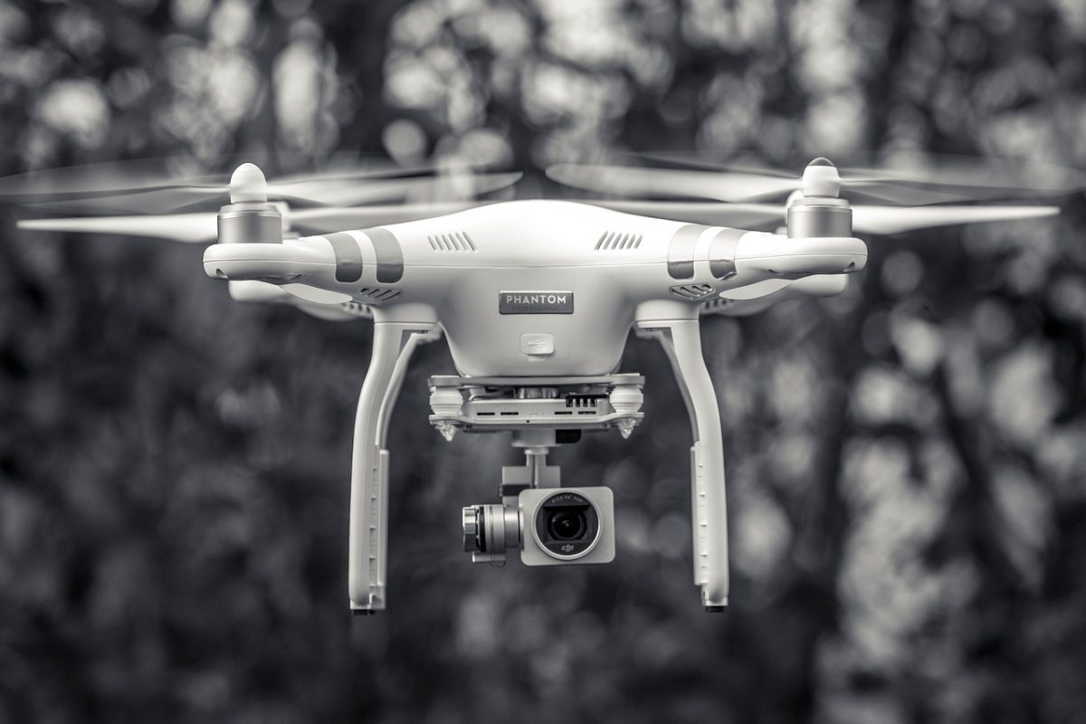 drones drones Legislação para o uso de drones black and white 1853980 1280 1200x800